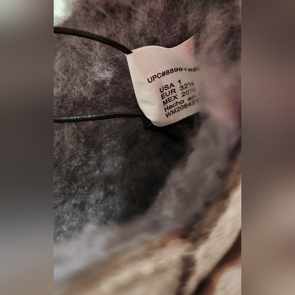 **NWT** Girls PAWZ by Bearpaw Sz 1 Grey Gray Winter Fur Bow Boot Microsuede Warm - Picture 8 of 12